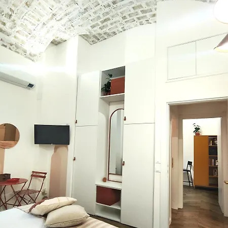 Vera Roma Suite&Apartment - Charming 3 Bedroom Apt - 20Min Walk From Colosseum-2