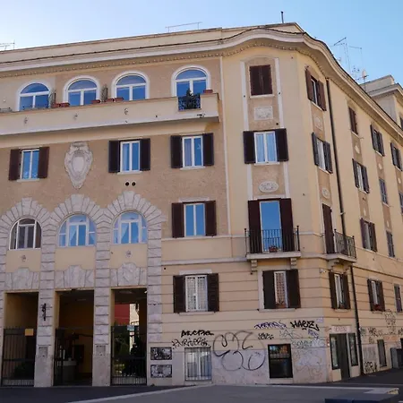 Vera Roma Suite&Apartment - Charming 3 Bedroom Apt - 20Min Walk From Colosseum-3